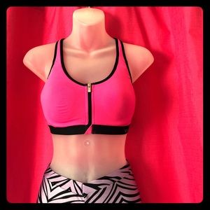 💕Victoria’s Secret VSX  knockout sports bra. 32C